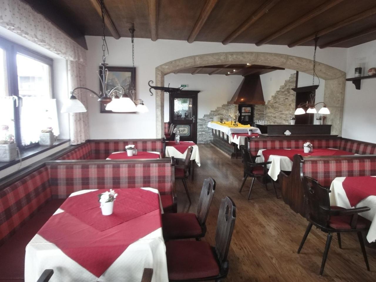 Kaiserhotel Neuwirt Oberndorf en Tyrol Extérieur photo