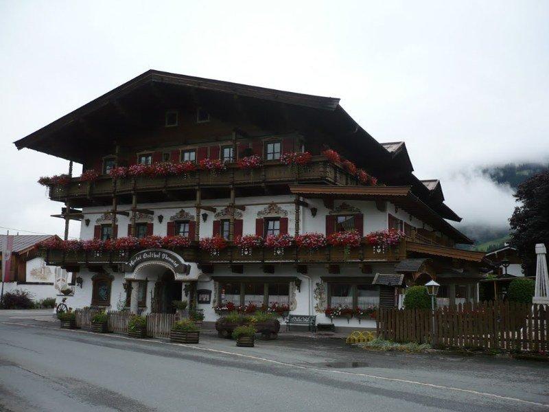 Kaiserhotel Neuwirt Oberndorf en Tyrol Extérieur photo