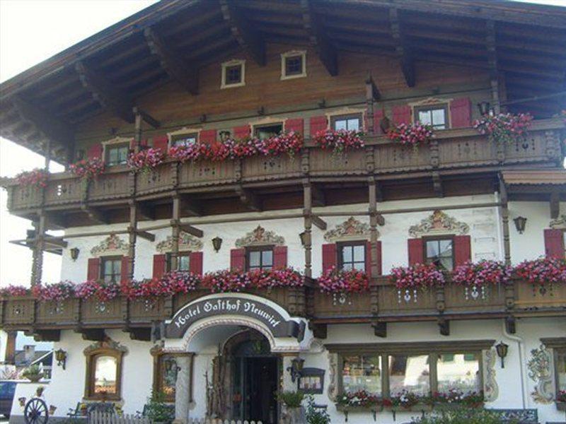 Kaiserhotel Neuwirt Oberndorf en Tyrol Extérieur photo