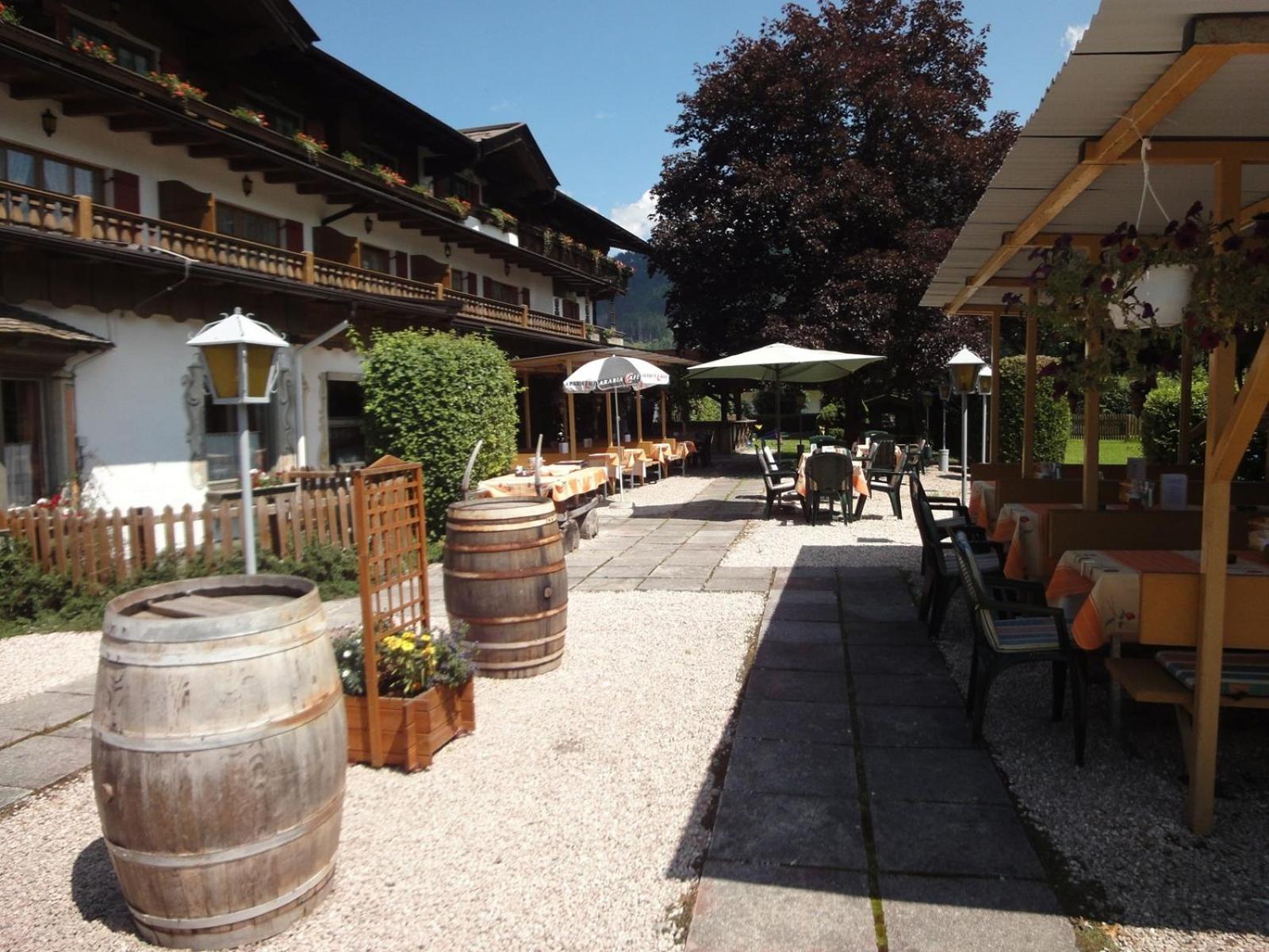 Kaiserhotel Neuwirt Oberndorf en Tyrol Extérieur photo